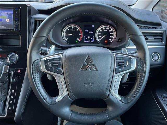 デリカD:5 リフトアップ ルーフラック シートカバー ブルバー オーバーフェンダー ブレーキホールド オートステップ 前後ドライブレコーダー 全方位カメラ ETC 運転席パワーシート 前席シートヒーター(3枚目)