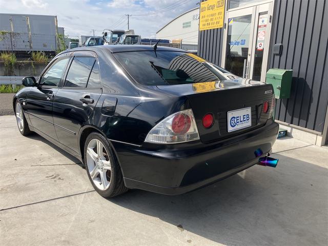 アルテッツァ 　６速マニュアル　２ＷＤ　パワーステアリング　パワーウィンドウ　エアバッグ　社外マフラー　ビルシュタイン車高調（9枚目）