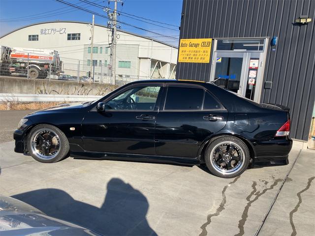 アルテッツァ ＡＳ２００　Ｚエディション　ＦＡＴ　エアバック　パワステアリング　パワーウィンドウ　社外モニター　社外ホイール　社外マフラー　ＨＫＳ車高調　ＥＴＣ　ドラレコ前後（5枚目）