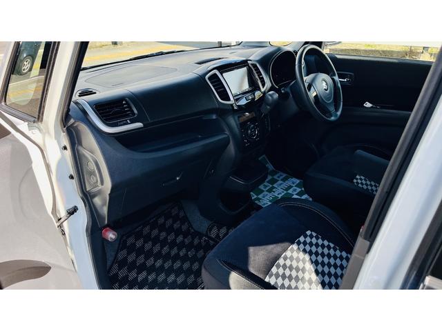 ソリオ ブラック＆ホワイトＩＩ　純正エアロ　ストラーダフルセグＴＶナビ　左パワースライドドア　シートヒーター　プッシュスタート（6枚目）