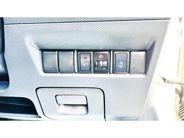 ソリオ ブラック＆ホワイトＩＩ　純正エアロ　ストラーダフルセグＴＶナビ　左パワースライドドア　シートヒーター　プッシュスタート（17枚目）