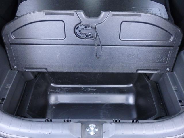 G・ターボパッケージ 純正SDナビ HID 衝突軽減ブレーキ パドルシフト ハーフレザーシート 純正14AW(17枚目)