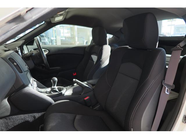 フェアレディＺ ベースグレード　６速マニュアル　純正メモリーナビ　ＨＩＤライト　ニスモタワーバー　インテリキー（30枚目）