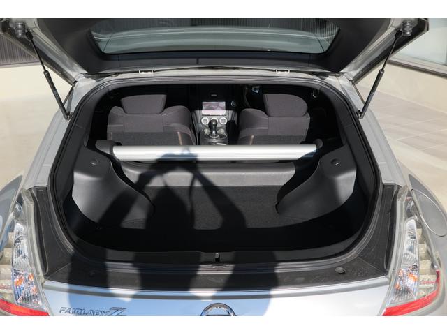 フェアレディＺ ベースグレード　６速マニュアル　純正メモリーナビ　ＨＩＤライト　ニスモタワーバー　インテリキー（37枚目）