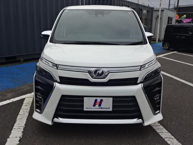 ヴォクシー ＺＳ　煌　エンジンスターター　アイドリングストップ　レーンキープ　クルーズコントロール　衝突被害軽減ブレーキ　フロント熱線　オートハイビーム　フォグランプ　エンジンスターター　両側パワースライドドア　ＥＴＣ（5枚目）