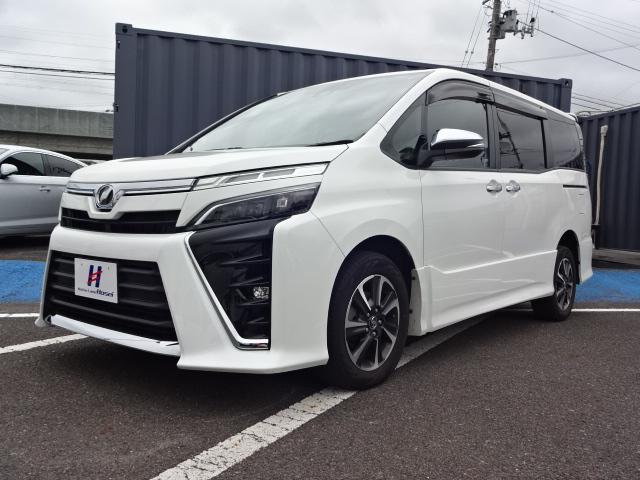 ヴォクシー ＺＳ　煌　エンジンスターター　アイドリングストップ　レーンキープ　クルーズコントロール　衝突被害軽減ブレーキ　フロント熱線　オートハイビーム　フォグランプ　エンジンスターター　両側パワースライドドア　ＥＴＣ（10枚目）