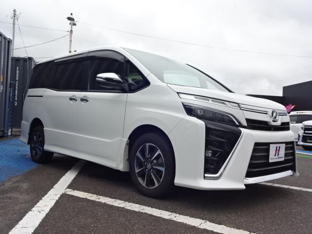 ヴォクシー ＺＳ　煌　エンジンスターター　アイドリングストップ　レーンキープ　クルーズコントロール　衝突被害軽減ブレーキ　フロント熱線　オートハイビーム　フォグランプ　エンジンスターター　両側パワースライドドア　ＥＴＣ（12枚目）