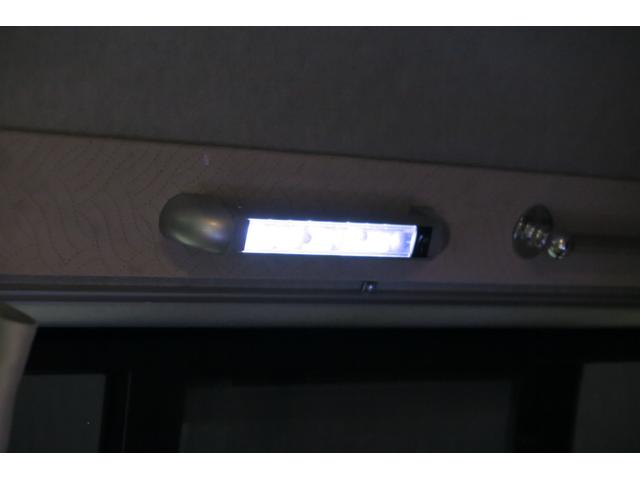 ハイエースワゴン ＧＬ　オートライトフォグ　バックカメラ　社外レーダー　キャンピング仕様　１０人乗り　ＥＴＣ　後席テレビ　ドラレコ２ｃｈ　オートエアコン　横滑り防止装置　ＨＩＤ　ＡＢＳ　社外１５インチアルミスタッドレス（27枚目）