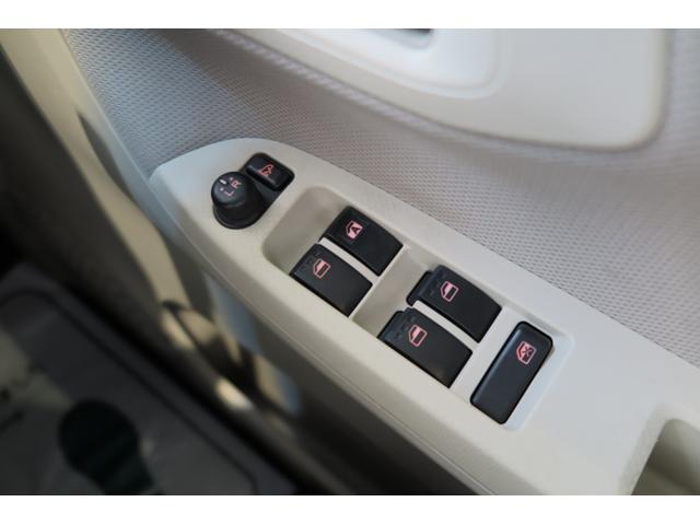 ステラ Ｌ　スマートアシスト　運転席シートヒーター　リアソナー　オートハイビーム　キーレス　アイドリングストップ　衝突被害軽減ブレーキ　エアコン　バックカメラ　横滑り防止装置（19枚目）