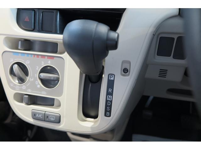 ステラ Ｌ　スマートアシスト　運転席シートヒーター　リアソナー　オートハイビーム　キーレス　アイドリングストップ　衝突被害軽減ブレーキ　エアコン　バックカメラ　横滑り防止装置（21枚目）