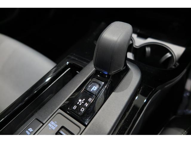 プリウス Ｚ　４ＷＤドライレコ前後　ステアリングヒーター　シートヒーター＆クーラー　ヒーテッドドアミラー　パワーバックドア　アラウンドビューモニター　オートハイビーム　レーンキープ　プッシュスタート　ＦＲソナー（30枚目）