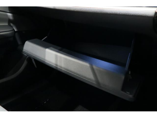 プリウス Ｚ　４ＷＤドライレコ前後　ステアリングヒーター　シートヒーター＆クーラー　ヒーテッドドアミラー　パワーバックドア　アラウンドビューモニター　オートハイビーム　レーンキープ　プッシュスタート　ＦＲソナー（34枚目）