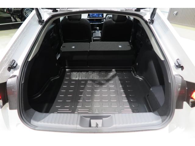 プリウス Ｚ　４ＷＤドライレコ前後　ステアリングヒーター　シートヒーター＆クーラー　ヒーテッドドアミラー　パワーバックドア　アラウンドビューモニター　オートハイビーム　レーンキープ　プッシュスタート　ＦＲソナー（46枚目）