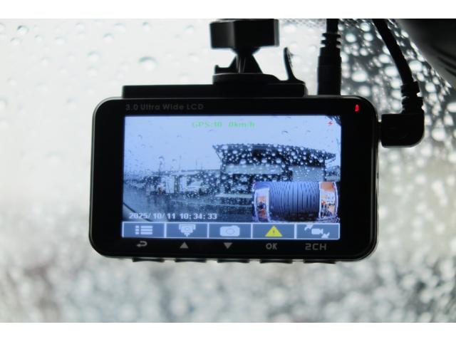エクストレイル ２０Ｘｔ　エマージェンシーブレーキパッケージ　プッシュスタート　オートライトフォグ　パワーバックドア　ステアリングリモコン　クルーズコントロール　カプロンシート　ブラインドスポットモニター　アラウンドビューモニター　フロント・リアソナー（5枚目）