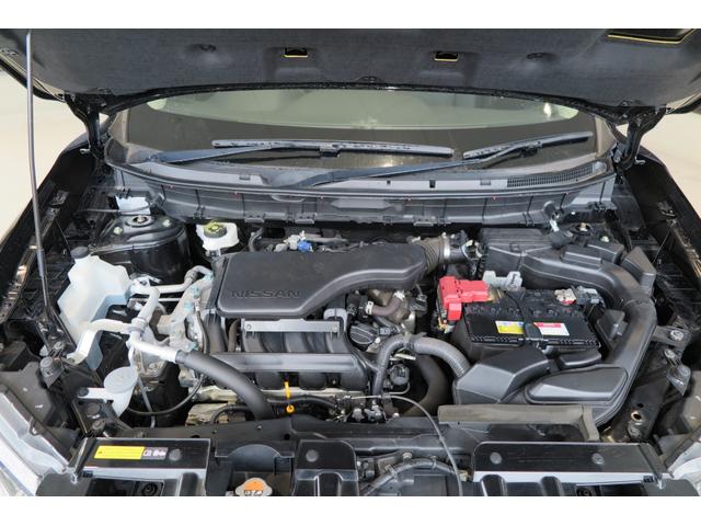 エクストレイル ２０Ｘｔ　エマージェンシーブレーキパッケージ　プッシュスタート　オートライトフォグ　パワーバックドア　ステアリングリモコン　クルーズコントロール　カプロンシート　ブラインドスポットモニター　アラウンドビューモニター　フロント・リアソナー（17枚目）