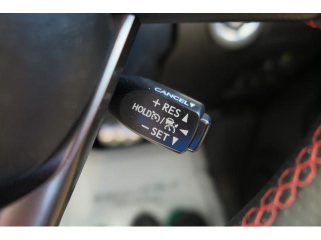 ハイラックス Ｚ　ＧＲスポーツ　アラウンドビューモニター　ステアリングリモコン　サイドステップ　レーンキープ　クルーズコントロール　ヒーテッドドアミラー　オートライトフォグ　プッシュスタート　デジタルインナーミラー　ドラレコ（17枚目）