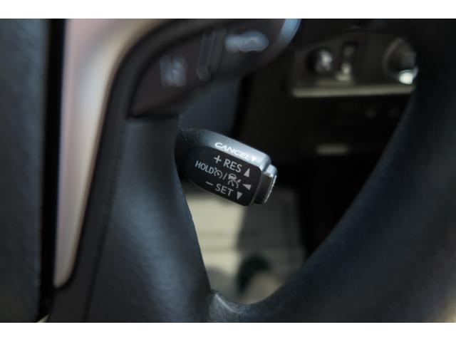 ランドクルーザープラド ＴＸ　ワンオーナー　クルーズコントロール　ヘッドライトウォッシャー　ＦＲパーキングソナー　プッシュスタート　レーンキープ　オートライトフォグ　ステアリングリモコン　衝突被害軽減ブレーキ　バックカメラ（10枚目）