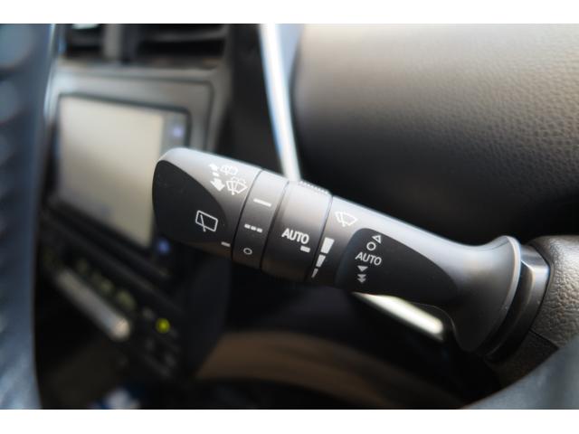 プリウス Ａ　パーキングアシスト　ＦＲソナー　プッシュスタート　ＬＥＤオートライトハイビーム＆フォグ　クルーズコントロール　オートワイパー　ブラインドスポットモニター　ステアリングリモコン　ヘッドアップディスプレイ（6枚目）