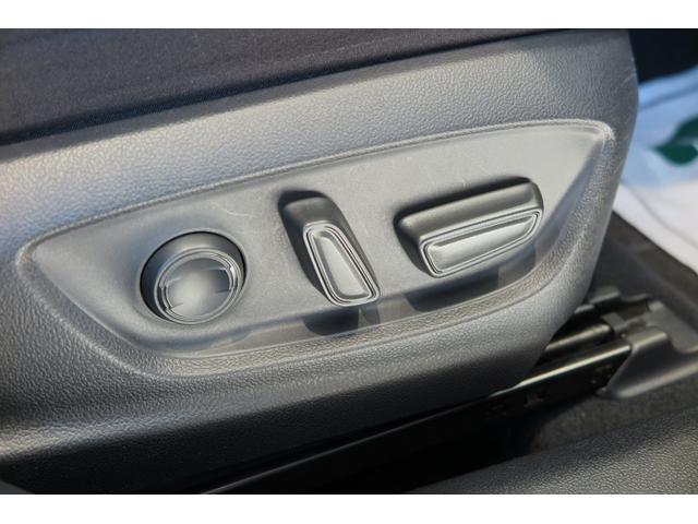 プリウス Ａ　パーキングアシスト　ＦＲソナー　プッシュスタート　ＬＥＤオートライトハイビーム＆フォグ　クルーズコントロール　オートワイパー　ブラインドスポットモニター　ステアリングリモコン　ヘッドアップディスプレイ（15枚目）