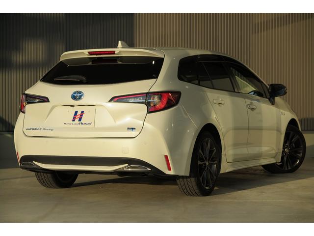 カローラツーリング ハイブリッド　ダブルバイビー　前席シートヒーター　ステアリングヒーター　ヒーテッドドアミラー　ドラレコ　ＦＲソナー　ＨＵＤ　ＥＶモード　ブラインドスポットモニター　ブレーキホールド　プッシュスタート　ワイヤレス充電　レーンキープ（2枚目）