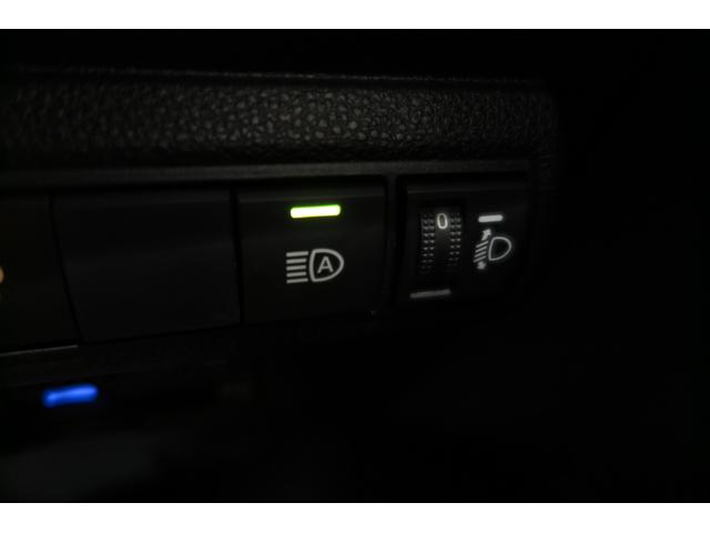 カローラツーリング ハイブリッド　ダブルバイビー　前席シートヒーター　ステアリングヒーター　ヒーテッドドアミラー　ドラレコ　ＦＲソナー　ＨＵＤ　ＥＶモード　ブラインドスポットモニター　ブレーキホールド　プッシュスタート　ワイヤレス充電　レーンキープ（18枚目）