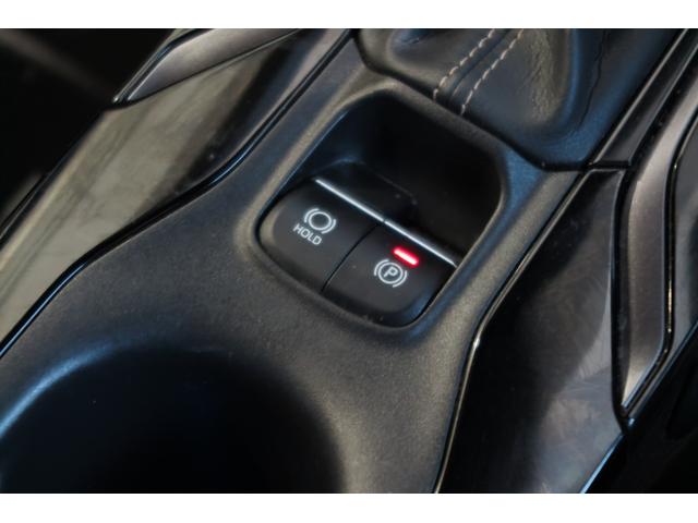 カローラツーリング ハイブリッド　ダブルバイビー　前席シートヒーター　ステアリングヒーター　ヒーテッドドアミラー　ドラレコ　ＦＲソナー　ＨＵＤ　ＥＶモード　ブラインドスポットモニター　ブレーキホールド　プッシュスタート　ワイヤレス充電　レーンキープ（26枚目）