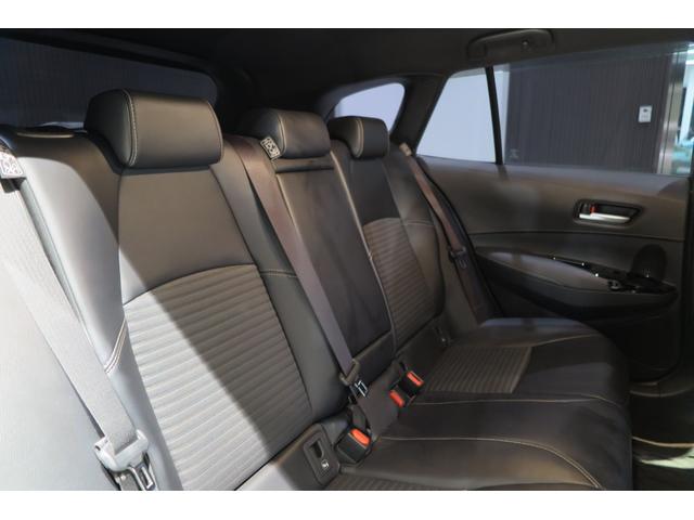 カローラツーリング ハイブリッド　ダブルバイビー　前席シートヒーター　ステアリングヒーター　ヒーテッドドアミラー　ドラレコ　ＦＲソナー　ＨＵＤ　ＥＶモード　ブラインドスポットモニター　ブレーキホールド　プッシュスタート　ワイヤレス充電　レーンキープ（36枚目）