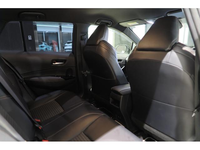 カローラツーリング ハイブリッド　ダブルバイビー　前席シートヒーター　ステアリングヒーター　ヒーテッドドアミラー　ドラレコ　ＦＲソナー　ＨＵＤ　ＥＶモード　ブラインドスポットモニター　ブレーキホールド　プッシュスタート　ワイヤレス充電　レーンキープ（40枚目）