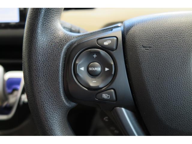 フリードハイブリッド ハイブリッド・Ｇホンダセンシング　木目調パネル　ヒーテッドドアミラー　ステアリモコン　ＬＥＤオートライト　プッシュスタート　ＴＶジャンパー　ホンダセンシング　レーンキープ　ＬＫＡＳ　アダプティブクルーズコントロール　ＥＣＯＮ（8枚目）