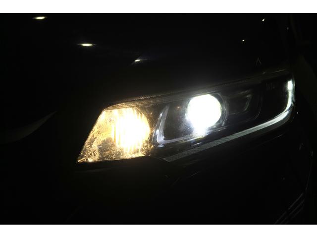 フリードハイブリッド ハイブリッド・Ｇホンダセンシング　木目調パネル　ヒーテッドドアミラー　ステアリモコン　ＬＥＤオートライト　プッシュスタート　ＴＶジャンパー　ホンダセンシング　レーンキープ　ＬＫＡＳ　アダプティブクルーズコントロール　ＥＣＯＮ（13枚目）