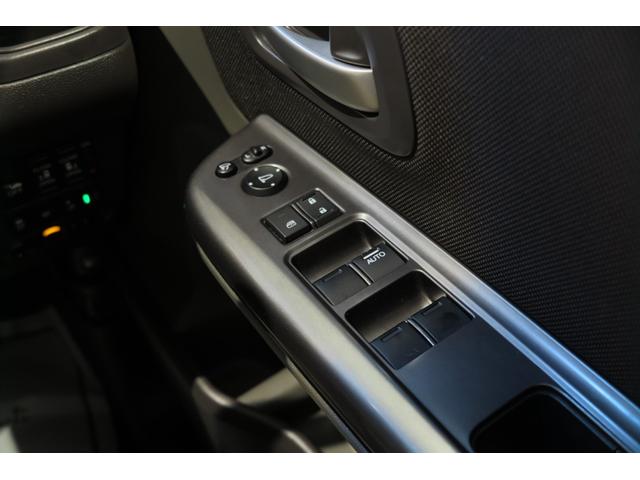 フリードハイブリッド ハイブリッド・Ｇホンダセンシング　木目調パネル　ヒーテッドドアミラー　ステアリモコン　ＬＥＤオートライト　プッシュスタート　ＴＶジャンパー　ホンダセンシング　レーンキープ　ＬＫＡＳ　アダプティブクルーズコントロール　ＥＣＯＮ（22枚目）