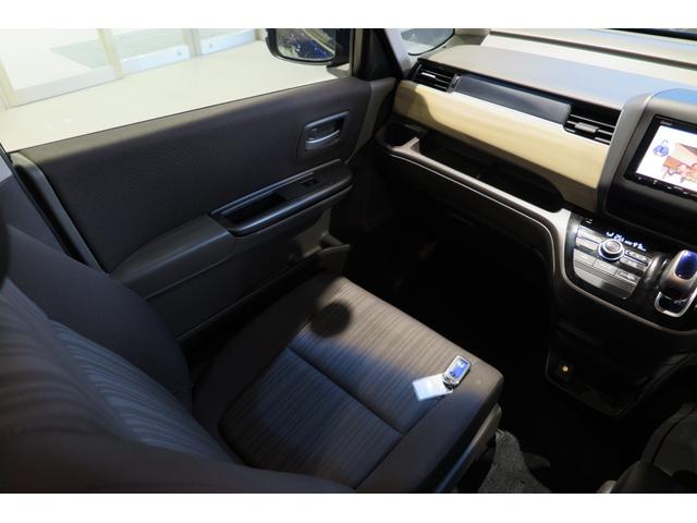 フリードハイブリッド ハイブリッド・Ｇホンダセンシング　木目調パネル　ヒーテッドドアミラー　ステアリモコン　ＬＥＤオートライト　プッシュスタート　ＴＶジャンパー　ホンダセンシング　レーンキープ　ＬＫＡＳ　アダプティブクルーズコントロール　ＥＣＯＮ（37枚目）