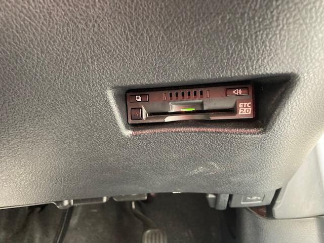 シエンタ ハイブリッドＧ　モデリスタエアロ　純正メモリーナビ　両側自動ドア　トヨタセーフティセンス　レーンアシスト　１オーナー　バックモニター　ＬＥＤライト　ドライブレコーダー　ＥＴＣ　横滑り防止　スマートキー　フォグ（9枚目）