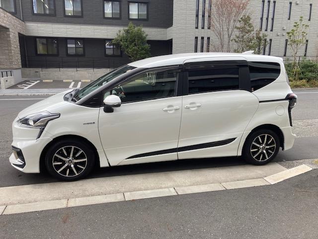 シエンタ ハイブリッドＧ　モデリスタエアロ　純正メモリーナビ　両側自動ドア　トヨタセーフティセンス　レーンアシスト　１オーナー　バックモニター　ＬＥＤライト　ドライブレコーダー　ＥＴＣ　横滑り防止　スマートキー　フォグ（28枚目）