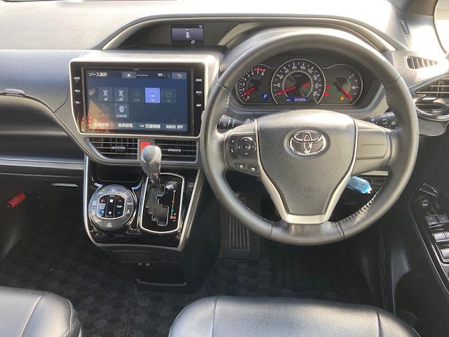 ヴォクシー ＺＳ　煌　純正ＢＩＧメモリーナビ　フリップダウンモニター　トヨタセーフティセンス　両側自動ドア　クルーズコントロール　バックモニター　７人乗り　純正エアロ　ドライブレコーダー　ＬＥＤライト　ウィンカーミラー（4枚目）