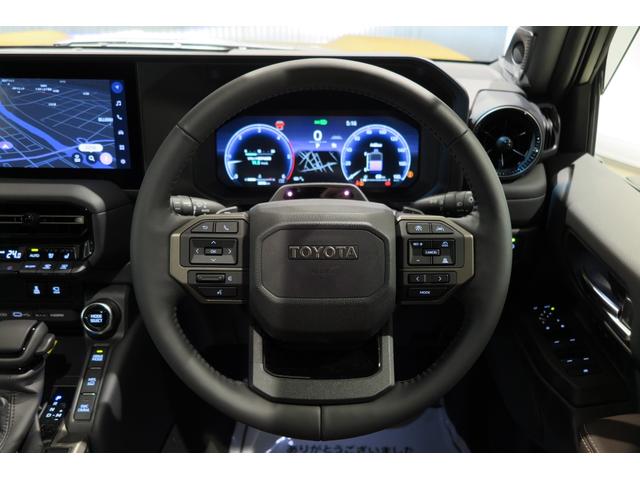 ランドクルーザー２５０ ＺＸファーストエディション　ディーゼル車　４ＷＤ　ドライブレコーダー前後　レザーシート　パワーシート　シートヒーター　シートクーラー　サンルーフ　衝突被害軽減ブレーキ　パドルシフト　純正１８ＡＷ　ＥＴＣ（4枚目）