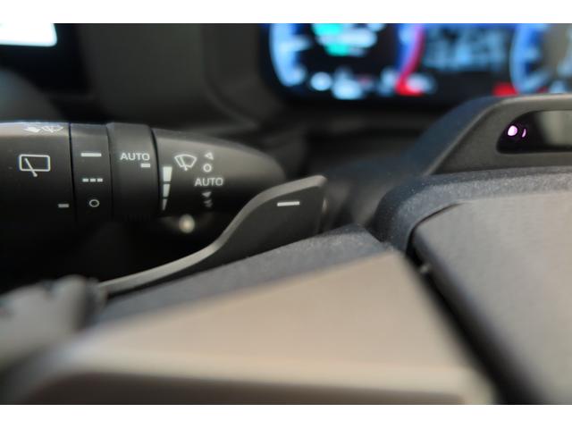 ランドクルーザー２５０ ＺＸファーストエディション　ディーゼル車　４ＷＤ　ドライブレコーダー前後　レザーシート　パワーシート　シートヒーター　シートクーラー　サンルーフ　衝突被害軽減ブレーキ　パドルシフト　純正１８ＡＷ　ＥＴＣ（10枚目）