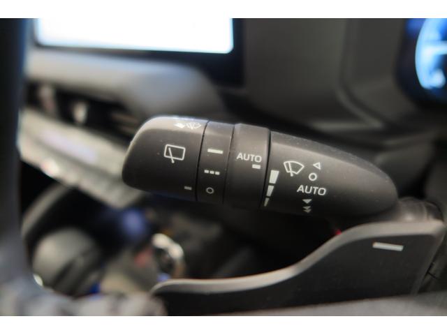 ランドクルーザー２５０ ＺＸファーストエディション　ディーゼル車　４ＷＤ　ドライブレコーダー前後　レザーシート　パワーシート　シートヒーター　シートクーラー　サンルーフ　衝突被害軽減ブレーキ　パドルシフト　純正１８ＡＷ　ＥＴＣ（12枚目）