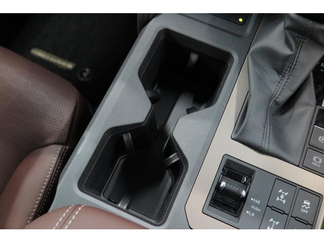 ランドクルーザー２５０ ＺＸファーストエディション　ディーゼル車　４ＷＤ　ドライブレコーダー前後　レザーシート　パワーシート　シートヒーター　シートクーラー　サンルーフ　衝突被害軽減ブレーキ　パドルシフト　純正１８ＡＷ　ＥＴＣ（32枚目）