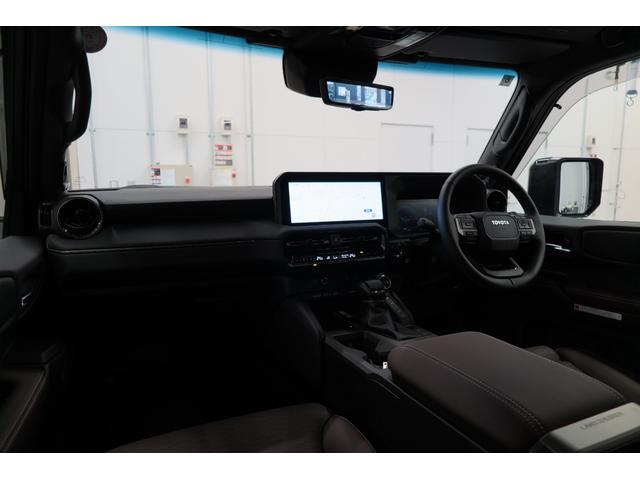 ランドクルーザー２５０ ＺＸファーストエディション　ディーゼル車　４ＷＤ　ドライブレコーダー前後　レザーシート　パワーシート　シートヒーター　シートクーラー　サンルーフ　衝突被害軽減ブレーキ　パドルシフト　純正１８ＡＷ　ＥＴＣ（43枚目）