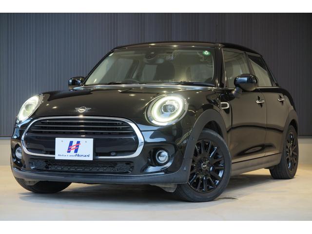 ＭＩＮＩ クーパー　ワンオーナー　純正ナビ　バックカメラ　ＥＴＣ　ＬＥＤヘッドライト　ドラレコ前後　オートワイパー　シートヒーター　ＦＲソナー　レザーシート　ＳＯＳコール　オートエアコン　ステアリングリモコン（3枚目）