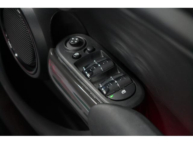 ＭＩＮＩ クーパー　ワンオーナー　純正ナビ　バックカメラ　ＥＴＣ　ＬＥＤヘッドライト　ドラレコ前後　オートワイパー　シートヒーター　ＦＲソナー　レザーシート　ＳＯＳコール　オートエアコン　ステアリングリモコン（14枚目）