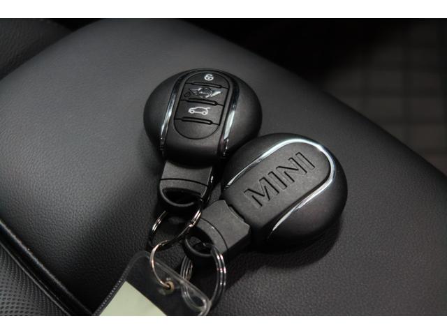ＭＩＮＩ クーパー　ワンオーナー　純正ナビ　バックカメラ　ＥＴＣ　ＬＥＤヘッドライト　ドラレコ前後　オートワイパー　シートヒーター　ＦＲソナー　レザーシート　ＳＯＳコール　オートエアコン　ステアリングリモコン（22枚目）