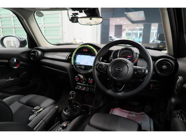 ＭＩＮＩ クーパー　ワンオーナー　純正ナビ　バックカメラ　ＥＴＣ　ＬＥＤヘッドライト　ドラレコ前後　オートワイパー　シートヒーター　ＦＲソナー　レザーシート　ＳＯＳコール　オートエアコン　ステアリングリモコン（33枚目）