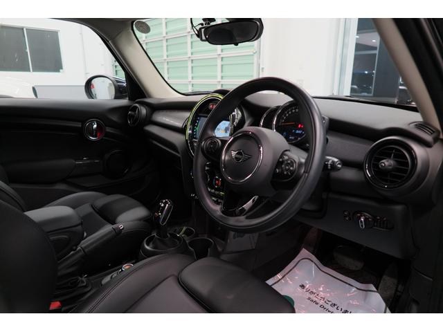 ＭＩＮＩ クーパー　ワンオーナー　純正ナビ　バックカメラ　ＥＴＣ　ＬＥＤヘッドライト　ドラレコ前後　オートワイパー　シートヒーター　ＦＲソナー　レザーシート　ＳＯＳコール　オートエアコン　ステアリングリモコン（36枚目）