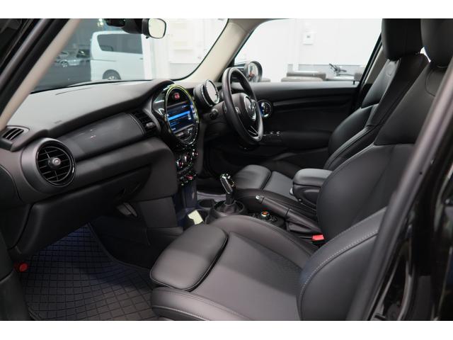 ＭＩＮＩ クーパー　ワンオーナー　純正ナビ　バックカメラ　ＥＴＣ　ＬＥＤヘッドライト　ドラレコ前後　オートワイパー　シートヒーター　ＦＲソナー　レザーシート　ＳＯＳコール　オートエアコン　ステアリングリモコン（38枚目）