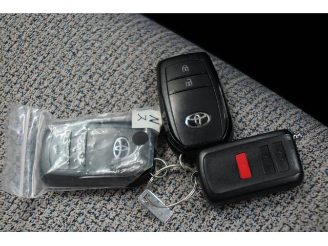 ヤリスクロス ハイブリッドＺ　前席シートヒーター　ステアリングヒーター　バックカメラ　アラウンドビューモニター　ＥＴＣ２．０　エンジンスターター　ブレーキホールド　走行モード　ヘッドアップディスプレイ　ドラレコ前後　電動シート（27枚目）