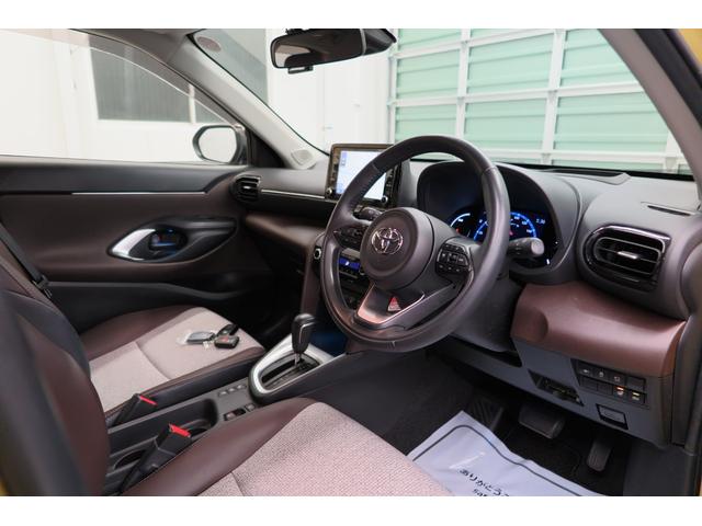 ヤリスクロス ハイブリッドＺ　前席シートヒーター　ステアリングヒーター　バックカメラ　アラウンドビューモニター　ＥＴＣ２．０　エンジンスターター　ブレーキホールド　走行モード　ヘッドアップディスプレイ　ドラレコ前後　電動シート（42枚目）