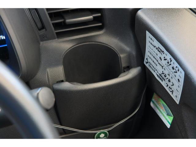 フィットハイブリッド Ｆパッケージ　ステアリングリモコン　スポーツモード　プッシュスタート　ＥＣＯＮ　純正ナビ　エンジンスターター　オートエアコン　バックカメラ（14枚目）