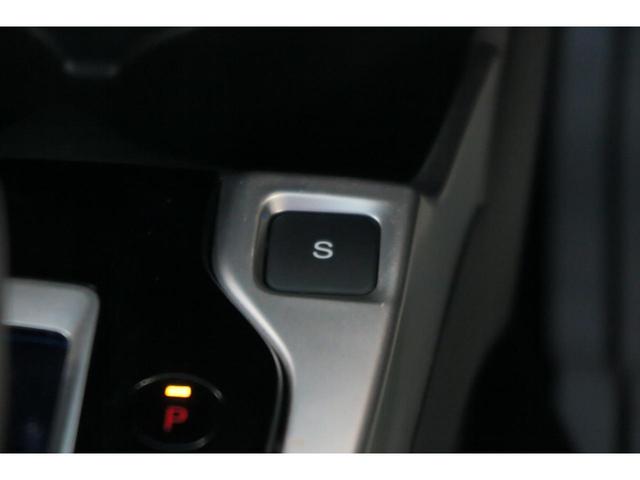 フィットハイブリッド Ｆパッケージ　ステアリングリモコン　スポーツモード　プッシュスタート　ＥＣＯＮ　純正ナビ　エンジンスターター　オートエアコン　バックカメラ（27枚目）